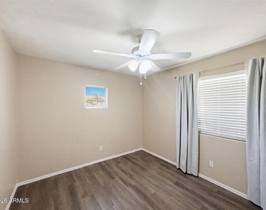 18819 N 39th Way - Photo Thumbnail 24