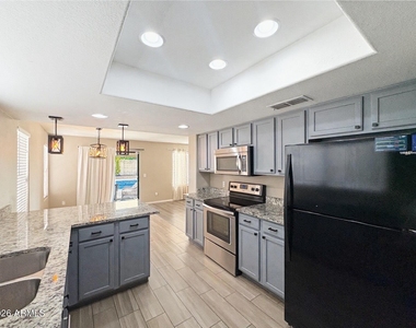 18819 N 39th Way - Photo Thumbnail 12