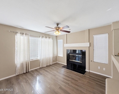 18819 N 39th Way - Photo Thumbnail 6