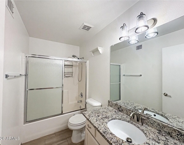 18819 N 39th Way - Photo Thumbnail 23