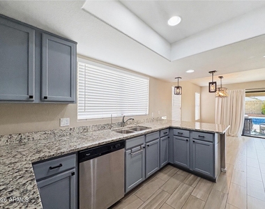 18819 N 39th Way - Photo Thumbnail 11