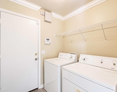 16036 N 11th Avenue - Photo Thumbnail 19