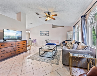 414 Sw Lairo Avenue - Photo Thumbnail 5