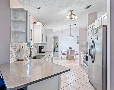 414 Sw Lairo Avenue - Photo Thumbnail 11