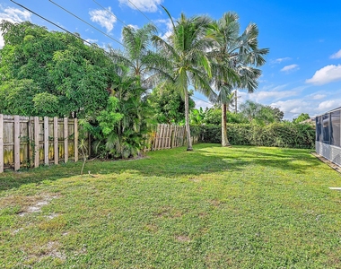 414 Sw Lairo Avenue - Photo Thumbnail 25