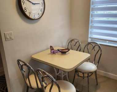 8934 Sunnywood Place - Photo Thumbnail 4