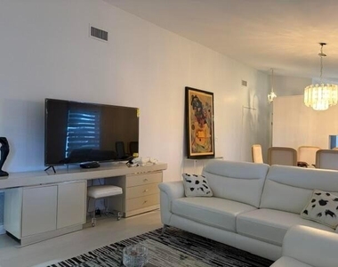8934 Sunnywood Place - Photo Thumbnail 13