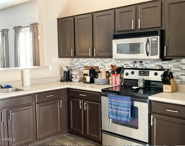 7054 W Cesar Street - Photo Thumbnail 3