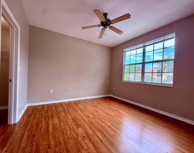 15145 Michelangelo Boulevard - Photo Thumbnail 8