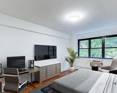 East 69 Street - Photo Thumbnail 3