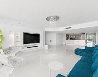 5959 Collins Avenue - Photo Thumbnail 6