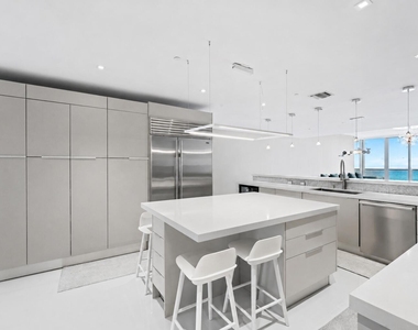 5959 Collins Avenue - Photo Thumbnail 14