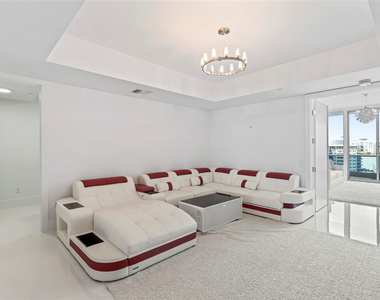 5959 Collins Avenue - Photo Thumbnail 18