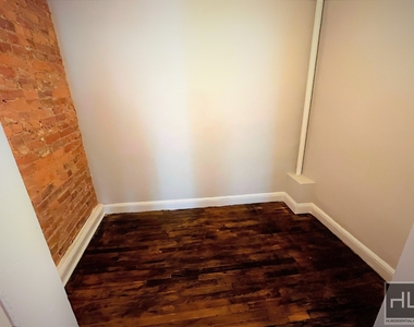 East 5 Street - Photo Thumbnail 2