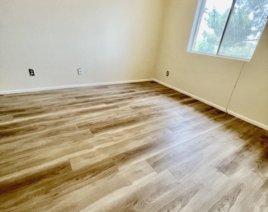 623 W Guadalupe Road - Photo Thumbnail 6