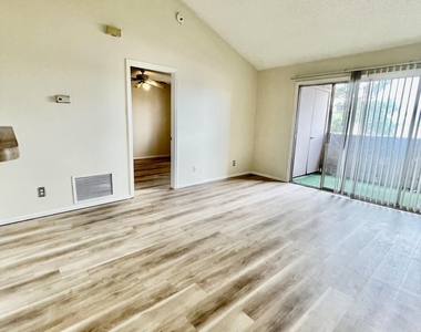 623 W Guadalupe Road - Photo Thumbnail 1