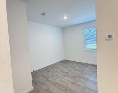 3068 E Lily Jane Way - Photo Thumbnail 15
