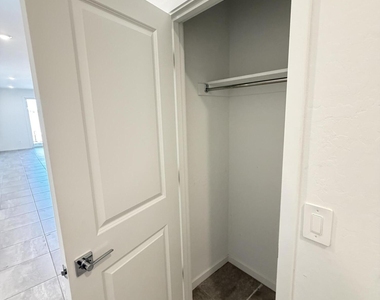 3068 E Lily Jane Way - Photo Thumbnail 2