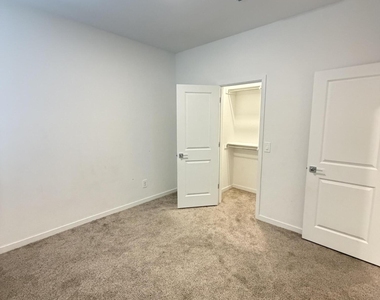 3068 E Lily Jane Way - Photo Thumbnail 23