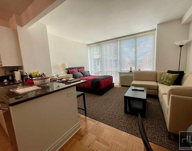 Lexington Avenue - Photo Thumbnail 2