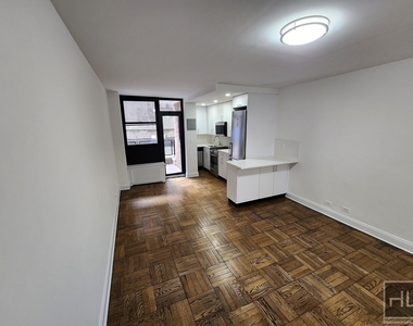 East 35 Street - Photo Thumbnail 1
