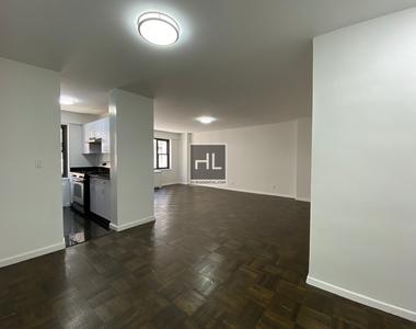 East 56 Street - Photo Thumbnail 2