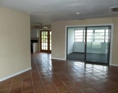 223 Se 14th Place - Photo Thumbnail 32