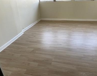 223 Se 14th Place - Photo Thumbnail 8