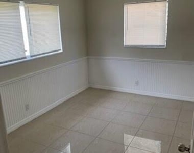 223 Se 14th Place - Photo Thumbnail 19