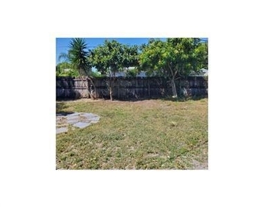 223 Se 14th Place - Photo Thumbnail 23