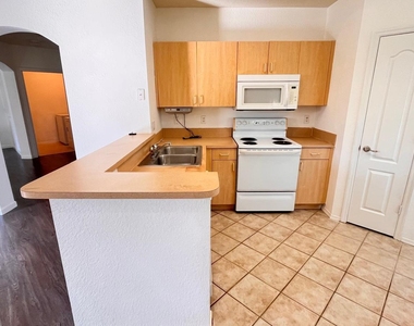 106 Belmont Place - Photo Thumbnail 11