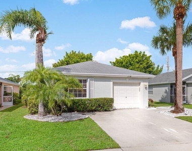 110 Sunset Boulevard - Photo Thumbnail 1