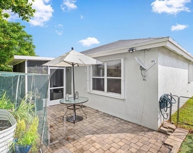 110 Sunset Boulevard - Photo Thumbnail 23