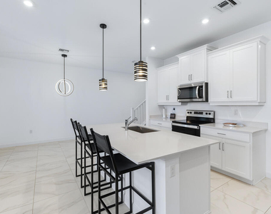 14131 Sw Thorens Drive - Photo Thumbnail 11