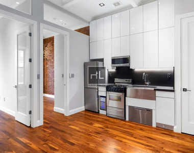 West 14 Street - Photo Thumbnail 8