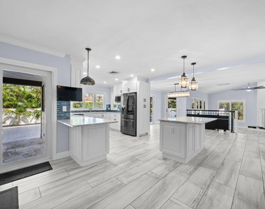 5100 Ne 30th Terrace - Photo Thumbnail 7