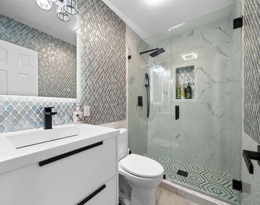 5100 Ne 30th Terrace - Photo Thumbnail 23