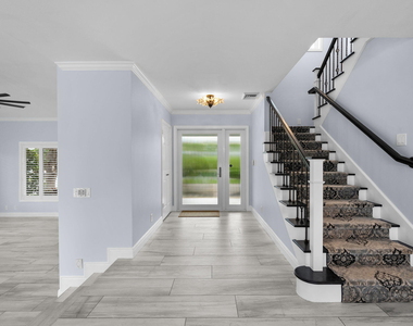 5100 Ne 30th Terrace - Photo Thumbnail 12