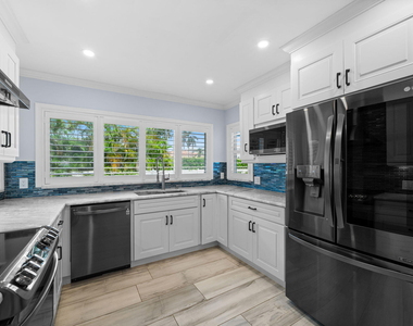 5100 Ne 30th Terrace - Photo Thumbnail 9