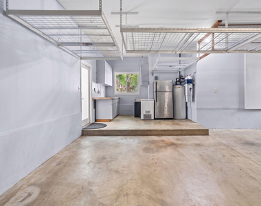 5100 Ne 30th Terrace - Photo Thumbnail 32