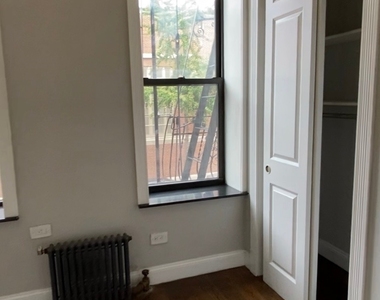 Avenue B - Photo Thumbnail 6