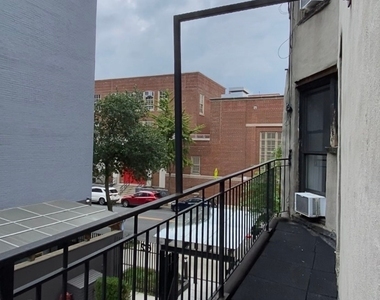 Avenue B - Photo Thumbnail 12