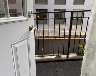 Avenue B - Photo Thumbnail 11