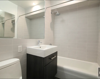 West 15th Street - Photo Thumbnail 3