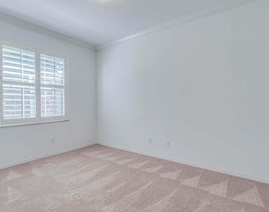 4628 Mediterranean Circle - Photo Thumbnail 13
