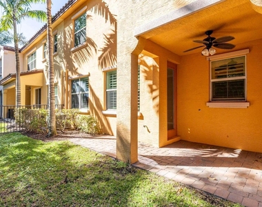 4628 Mediterranean Circle - Photo Thumbnail 16