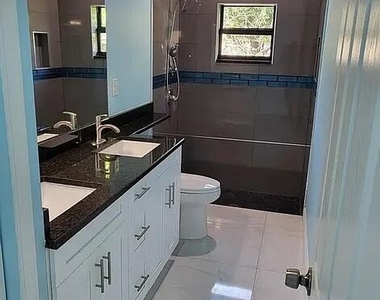409 Broward Avenue - Photo Thumbnail 5