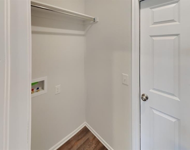 10005 Wessex Drive - Photo Thumbnail 12