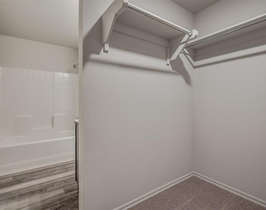 1009 S Colt Lane - Photo Thumbnail 33