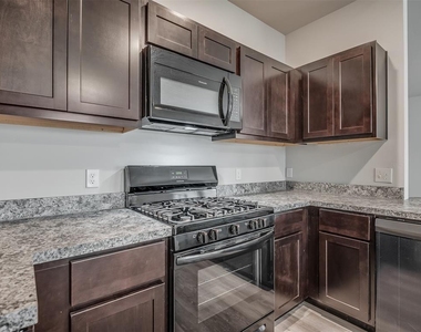 1009 S Colt Lane - Photo Thumbnail 17